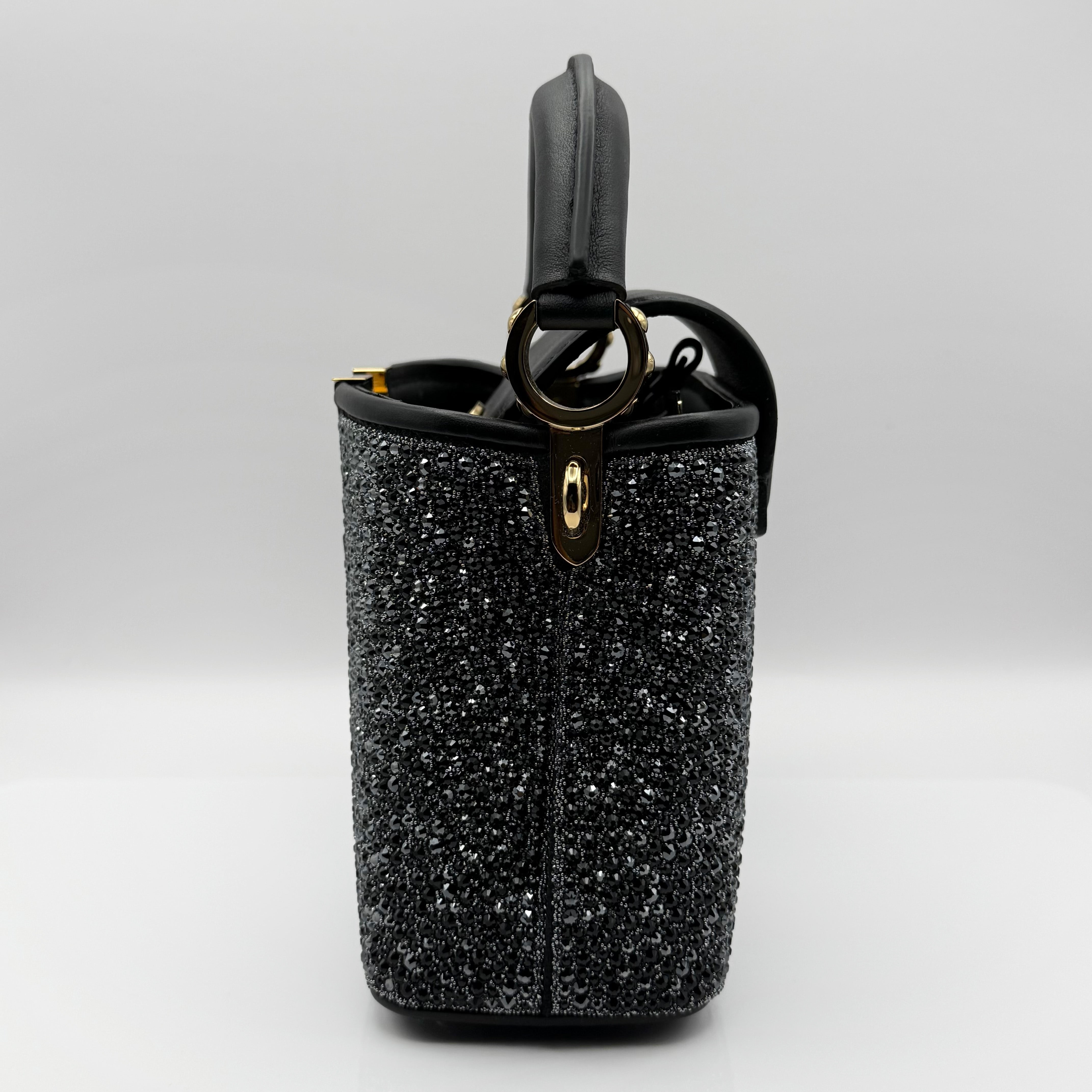 Louis Vuitton Capucines Mini mit Strassbesatz