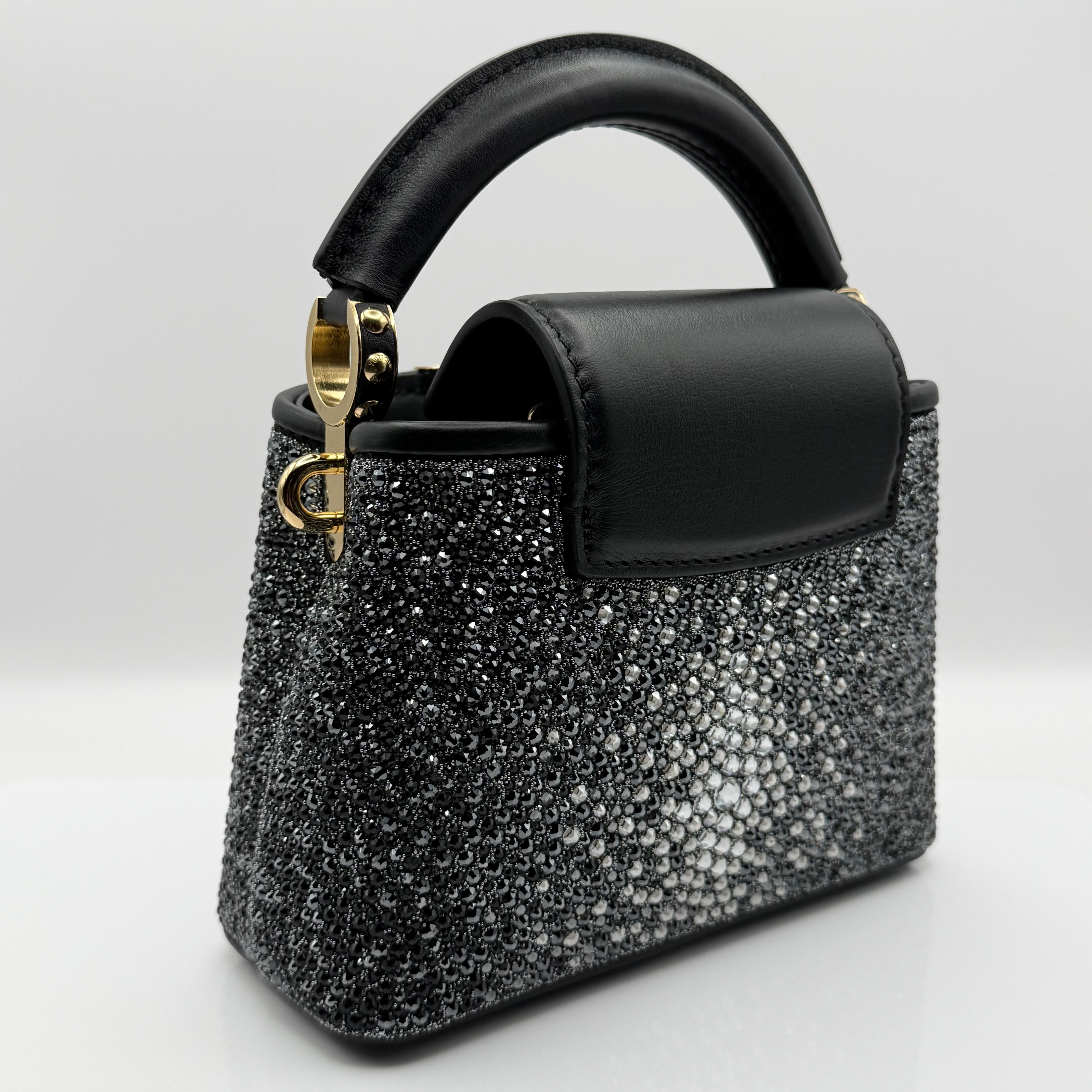 Louis Vuitton Capucines Mini mit Strassbesatz