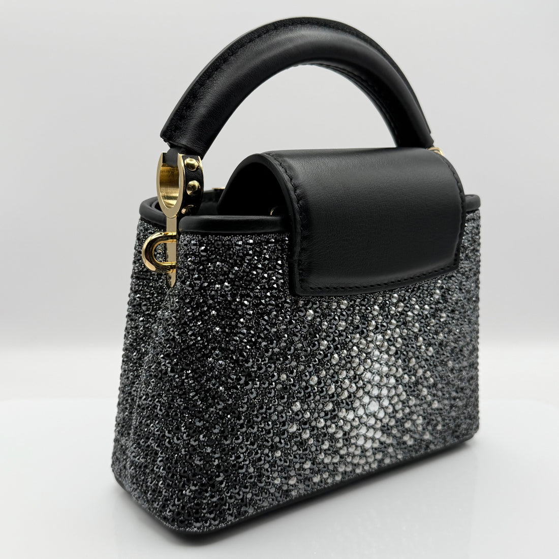 Louis Vuitton Capucines Mini mit Strassbesatz