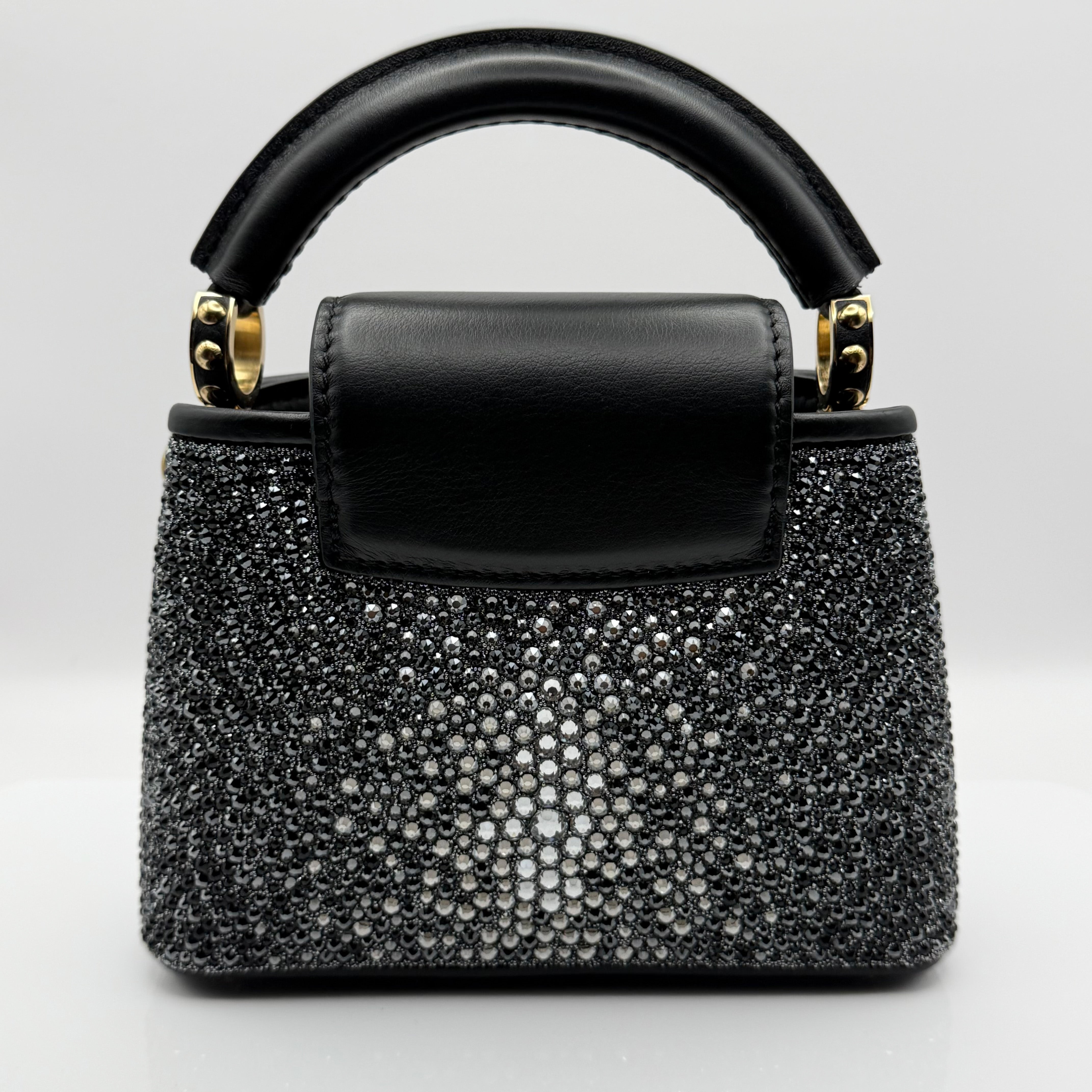 Louis Vuitton Capucines Mini mit Strassbesatz