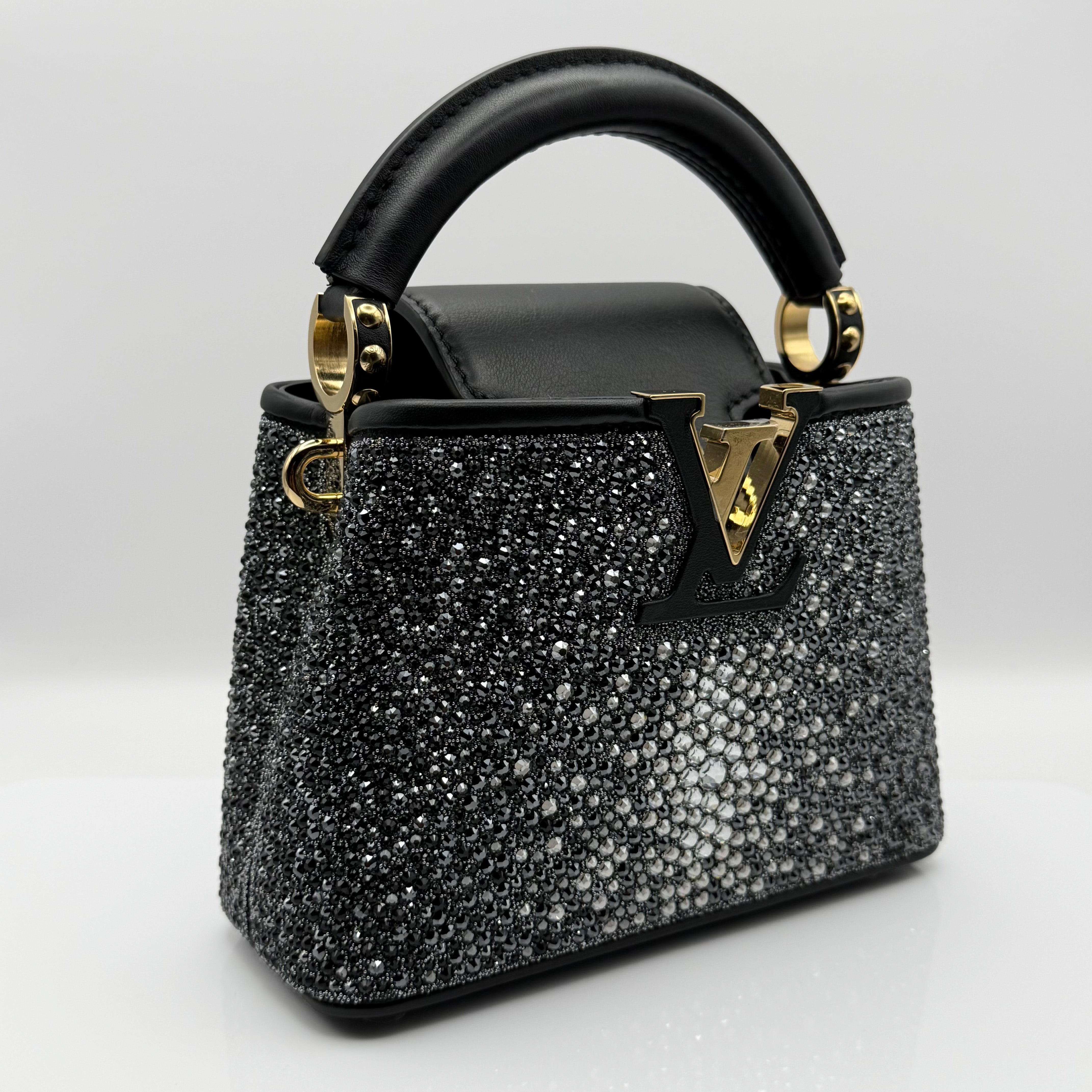 Louis Vuitton Capucines Mini mit Strassbesatz