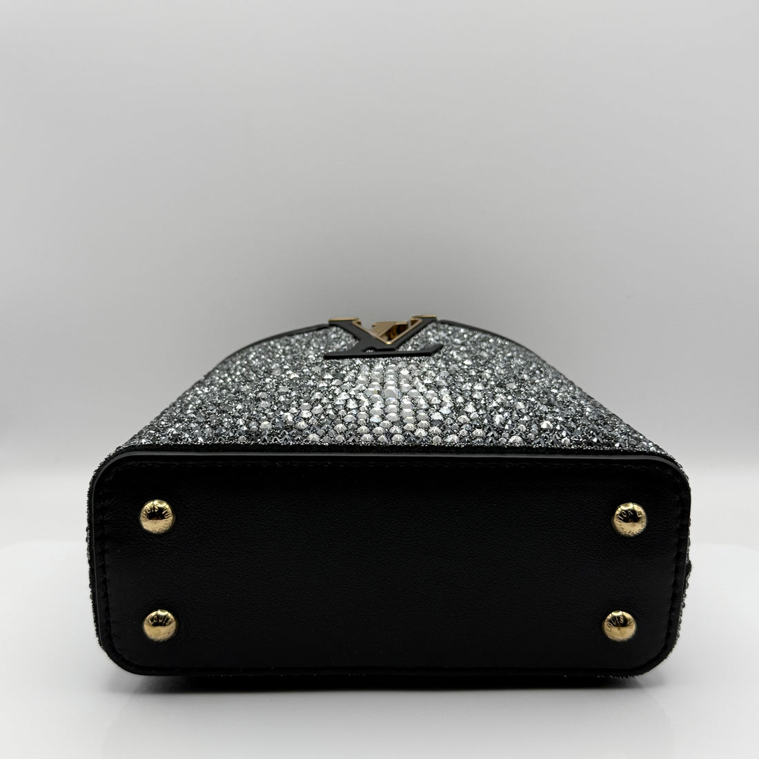 Louis Vuitton Capucines Mini mit Strassbesatz